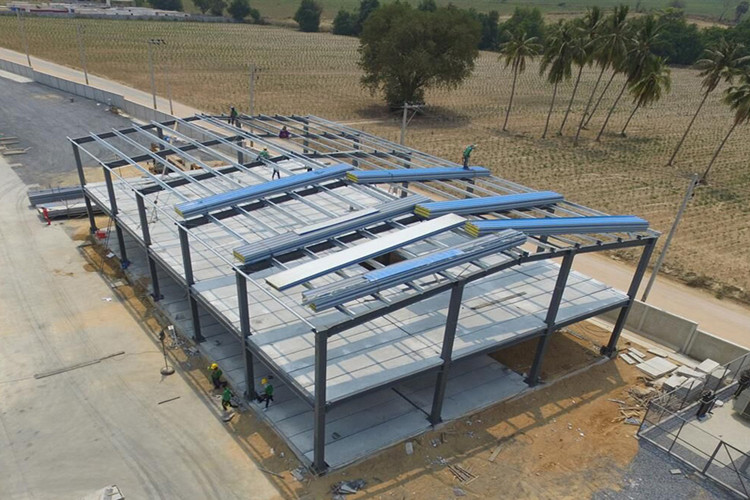 Aplica&ccedil;&atilde;o multicen&aacute;rio de armaz&eacute;m de a&ccedil;o mostrando possibilidades flex&iacute;veis de layout interno