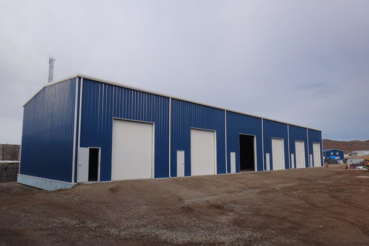 Assemblage modulaire de l'entrep&ocirc;t &agrave; structure m&eacute;tallique montrant une ing&eacute;nierie de pr&eacute;cision et une charpente s&eacute;curis&eacute;e